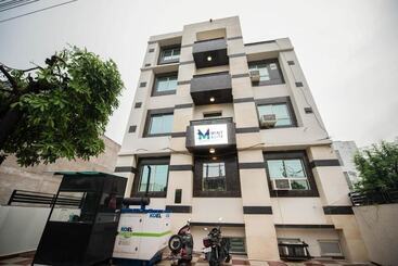 호텔 Elite Suites Mint Gomti Nagar