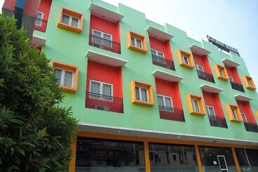 Reddoorz At Hotel Gajah Mada Palu