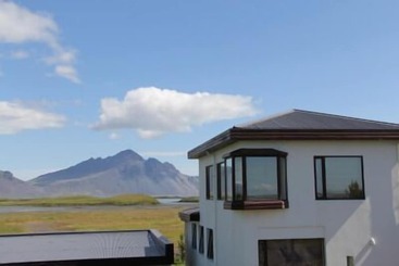 هتل House On The Hill