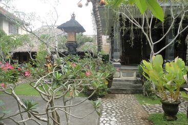 בית מלון כפרי Acacia Bungalows Bingin