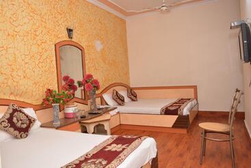 בית מלון כפרי Yatri International