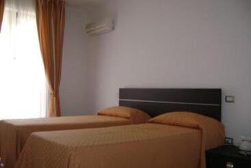 בית מלון כפרי Residence Montegrappa