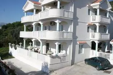 Hotel Villa Happy