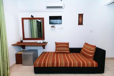 Отель Devi Canal Resort & Spa