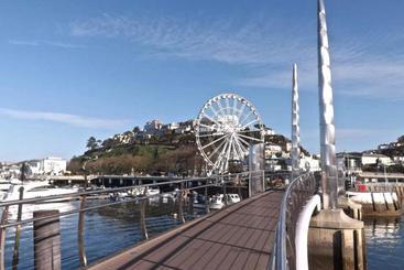 هتل Haldon Priors