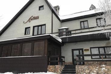 호텔 Lesnaya