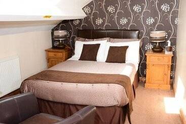 Hotel Pinewood House