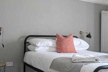 Отель The Mariners Guesthouse