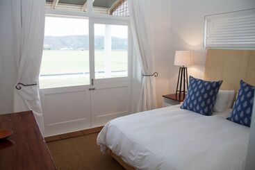 בית מלון כפרי Stonefield Polo Estate