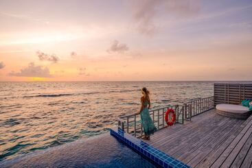 هتل Robinson Noonu  All Inclusive