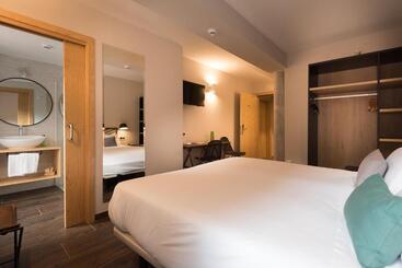 هتل Rural Sagarlore