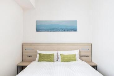 בית מלון כפרי Vessel Inn Shinsaibashi