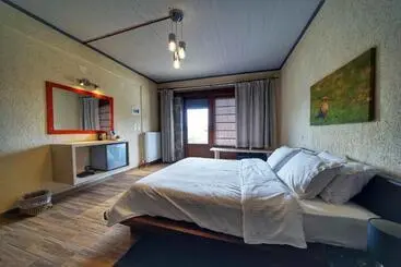 ペンション Livadi Suites