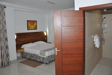 هتل Rosalie S Apparts