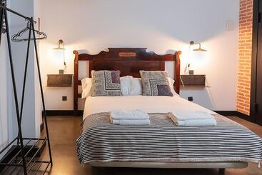 مسافرخانه Lanave