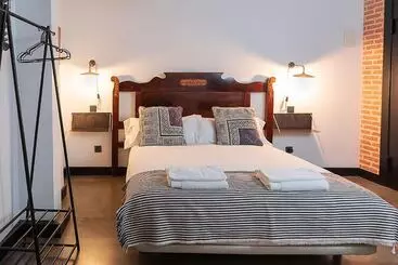 مسافرخانه Lanave