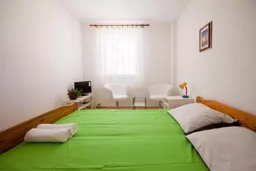 Hotel Friendly People's Guest House