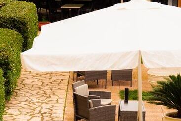 هتل Oula Maisonettes