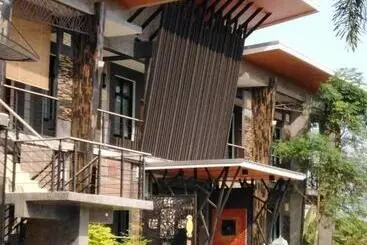 Hotelli The Lofthouse Sansai