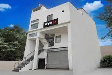 ホテル O The Skyrise Lucknow
