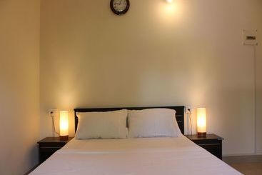 Lejlighed Oyo 9213 Home Studios Near Tito S Lane