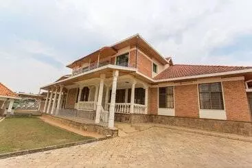 هتل Eden Escape Apartments