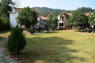 ホテル Oyo 3069 Garjiya