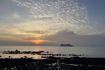 Hotel The Beach Resort & Residence Sha Plus