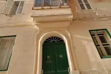 پانسیون 63, Casa Falzon