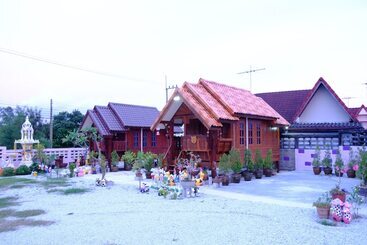 בית מלון כפרי Praifa Resort Banchang