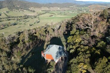 一軒屋 Kangaroo Ridge Retreat