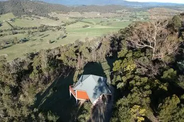 一軒屋 Kangaroo Ridge Retreat