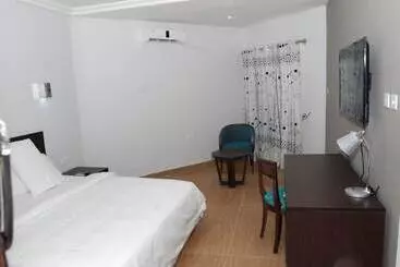 هتل Maranatha Suites