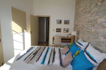 Hotelli La Villa Corsica