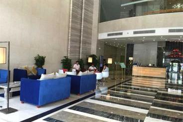 فندق The Century