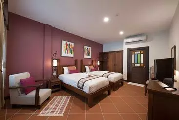 هتل Villa Sanpakoi