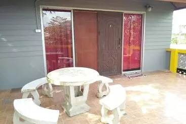 Happy House Backpacker Hostel