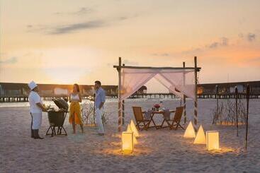 Hotel The Westin Maldives Miriandhoo Resort