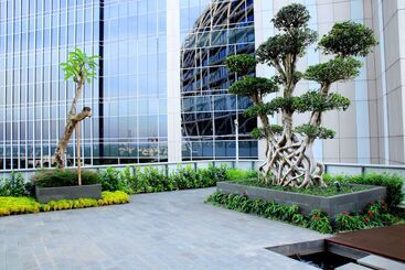 Отель Jhl Solitaire Gading Serpong