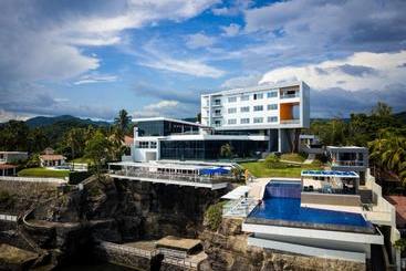 ホテル Acantilados