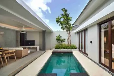 Resort Cross Bali Breakers