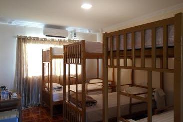 Dormitory @ Golden Crown Motel