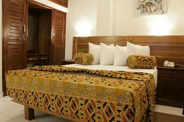 Отель Coconut Grove Sakumono