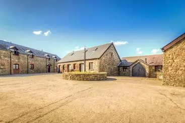 هتل Clyne Farm Centre