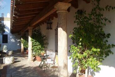 פנסיון Cortijo Los Monteros