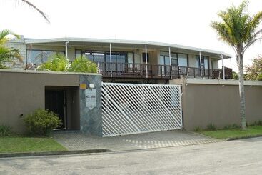 ペンション See More Guest House