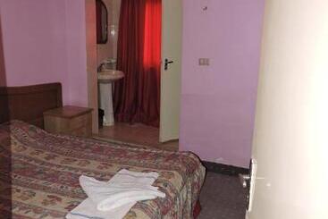 هاستل Valentine Inn