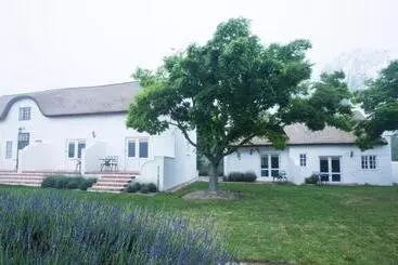 ペンション Klein Waterval Riverside Lodge