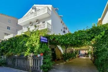 Majatalo Rooms And Apartments Oregon