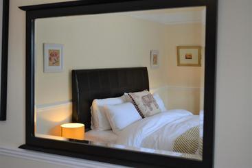 بنسيون Loriston Guest House